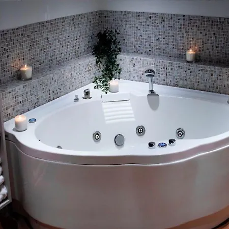 Lägenhet Vacation & Jacuzzi *